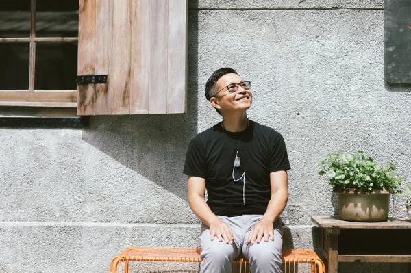 60歲像16歲，衝浪芭蕾全都學！楊錦聰：把人生變寬，就去體驗內心每一個渴望