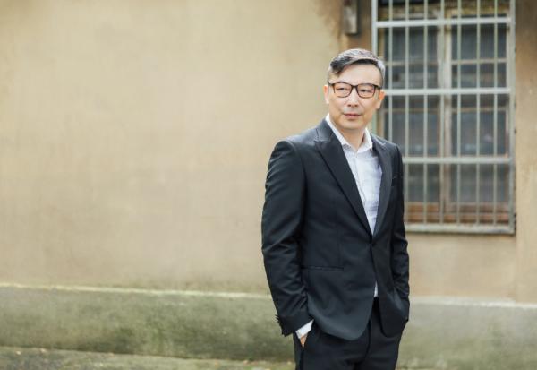 中年自學1萬小時寫程式，半夜3點也不累！花系列小生林煒：50歲是鑽石般的年齡，何不做些新嘗試？