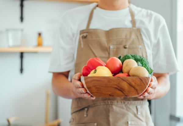 一天只吃2餐、每週夜跑至少2次！台大醫學院內科臨床教授邱瀚模：把腸道的「床」鋪好，比吃益生菌更重要