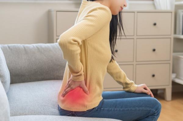 常覺得腰好痠？專家：檢視自己有沒有這5個不良習慣