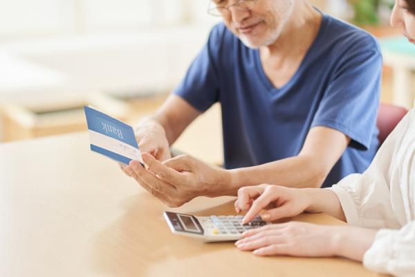 擔心父母醫療費成經濟隱憂？中壯年理財雙挑戰：如何兼顧父母醫療費與退休金，準備更安心