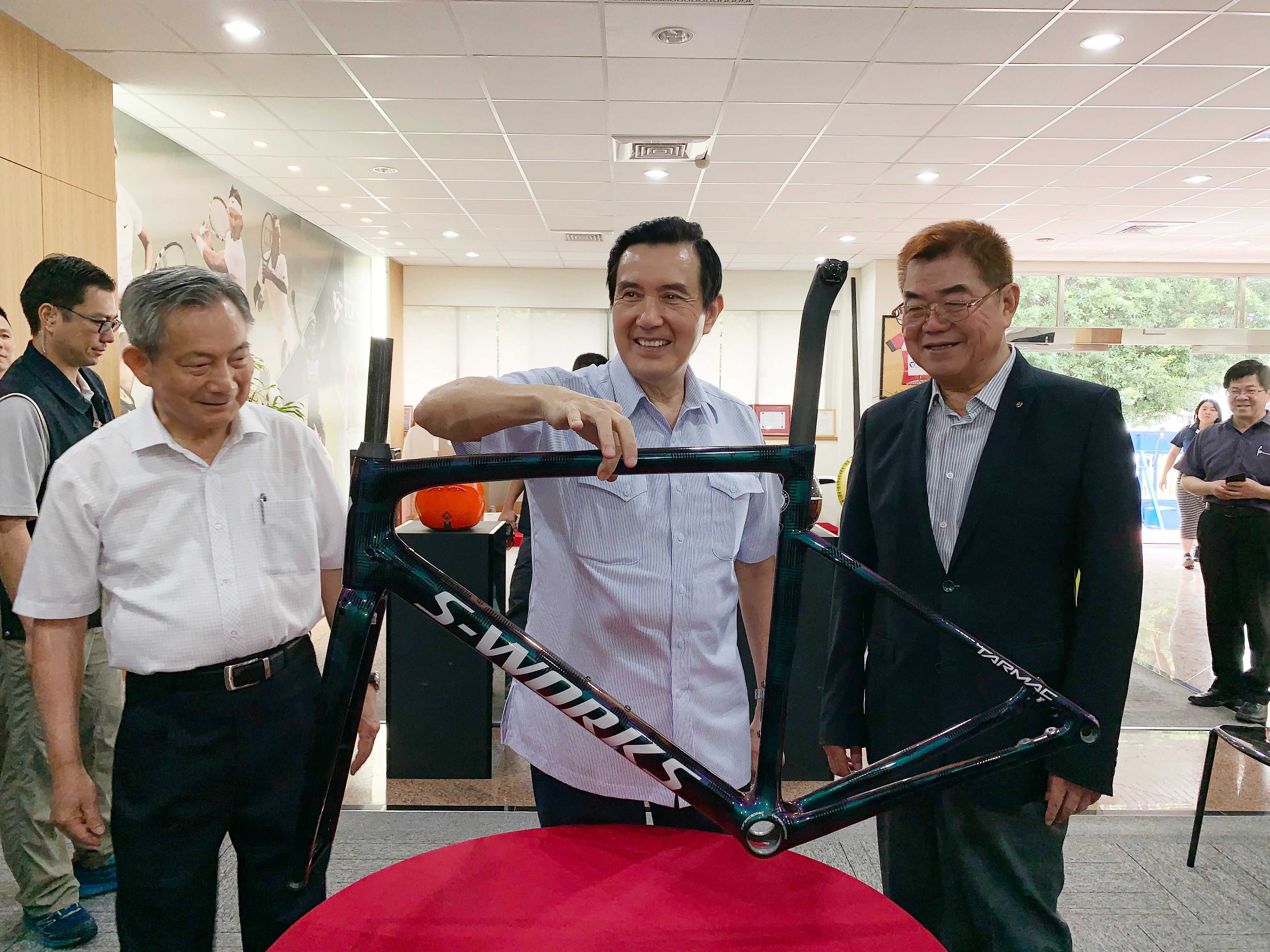 以碳纖維創新打造最佳醫療床板 拓凱的全球供應之路《以5微米連結世界》