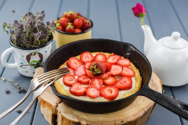 日常美好的小開始：鑄鐵鍋與生鐵平底鍋