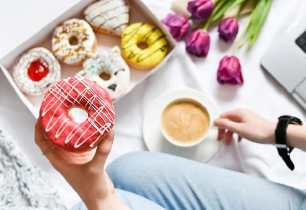 照護線上｜發炎食物懶人包！5種食物讓身體慢性發炎、多吃抗發炎飲食也無法抵銷