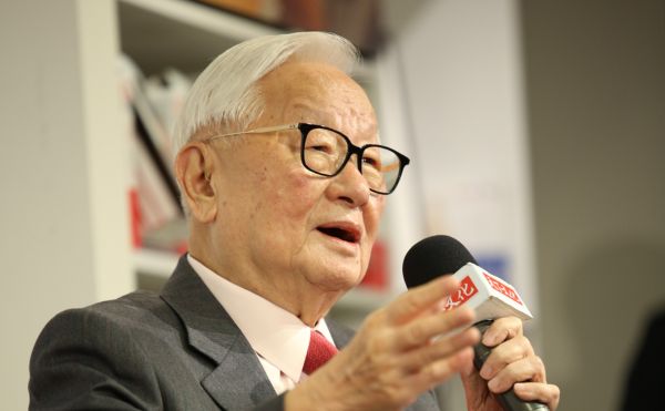 關鍵14天！張忠謀自傳揭露台積電40年前，如何走向「專業晶圓代工」之路？