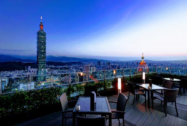 50聚會新風潮：日落前開喝，優雅「下午酒」北中南哪裡有？