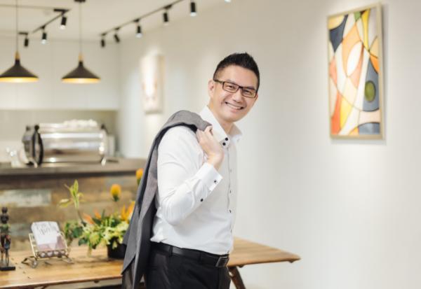 若不自我優化，男人易活成動物園裡的雄獅！何戎：熟齡後太太是唯一站在你立場說真話的人，不珍惜嗎？