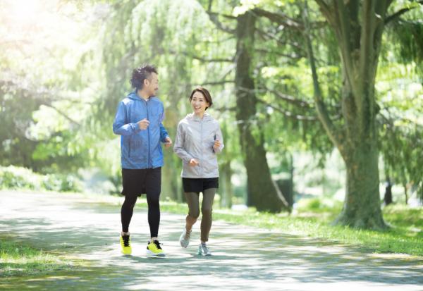 50歲以上是好發族群，大腸癌如何預防？研究：每天這2時段運動，能降低罹癌風險