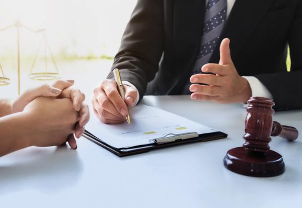 沒配偶與子女，羅霈穎、小鬼黃鴻升驟逝後遺產由誰繼承？青壯年單身者必知的遺產繼承順位