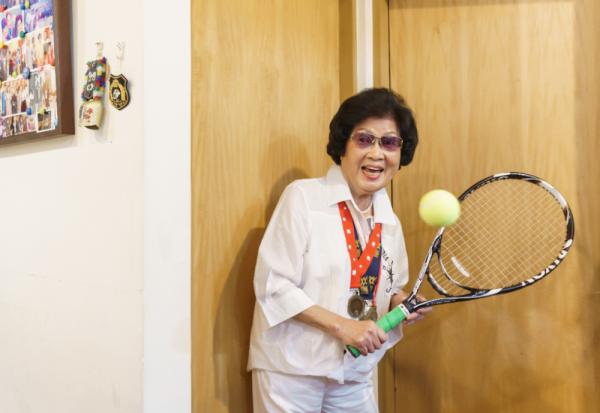 她是謝淑薇的伯樂，90歲每週仍打4次網球！60年代球后劉玉蘭：只要能助人，就不把自己當老人