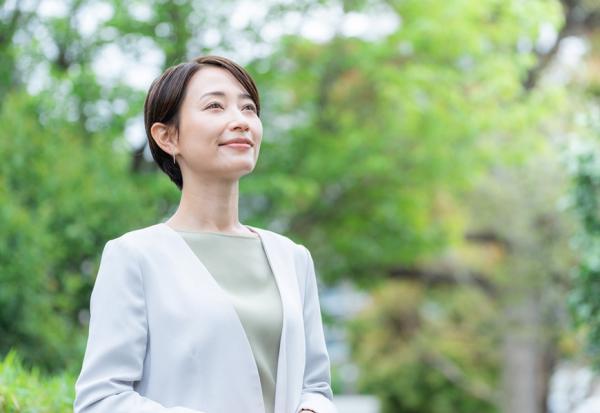 人生很辛苦，最能安慰你的人是自己！心理師：懂得自我原諒，更有重新出發的力量