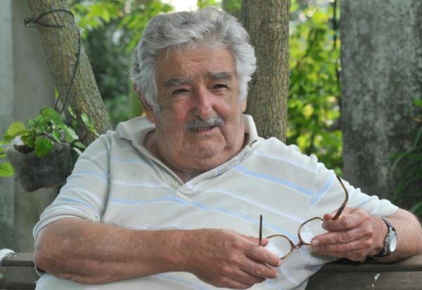 捐出大部分薪水，卻活得很滿足！世界最窮總統：欲望無盡、無法滿足的人才是窮，我很質樸但並不窮