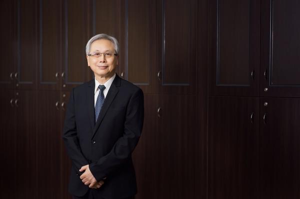 如何讓台灣每個地方，都變成熟齡宜居之地？專訪國健署長王英偉：改變不用花大錢，你我都可以多做一點