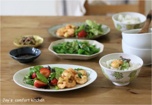 一坪迷你廚房，為何超級療癒人心？暴躁兔女王：不用佈置！這樣收納選物就讓空間變美