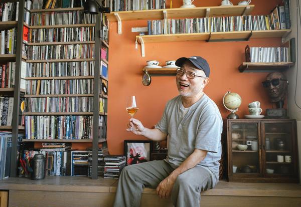 57歲搬家，一個人喝咖啡、品酒、交新朋友  王靈安：中年物品宜適度減量，好奇心卻不可少