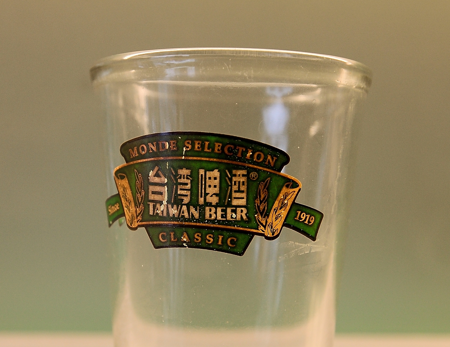 【不器用專欄】台啤為何都用小玻璃杯？溫暖往來之必要 