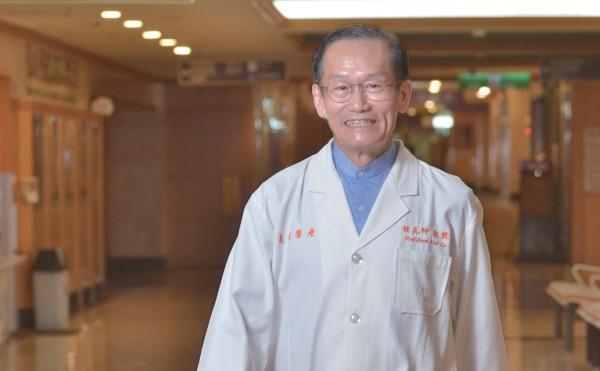 被帛琉媒體譽為「上帝派來的天使」，杜元坤院長分享從醫之路，並在成大領會真正的學者風範