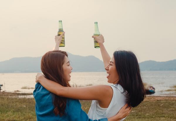 朋友不見面，就與消失無異！花時間見喜歡的人，成為對彼此來說「活著」的人與回憶