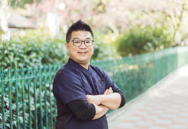 PODCAST | 50+Talk ep14. 牙醫師范綱信：現在花百元買牙刷，勝過老後花幾萬元植牙 