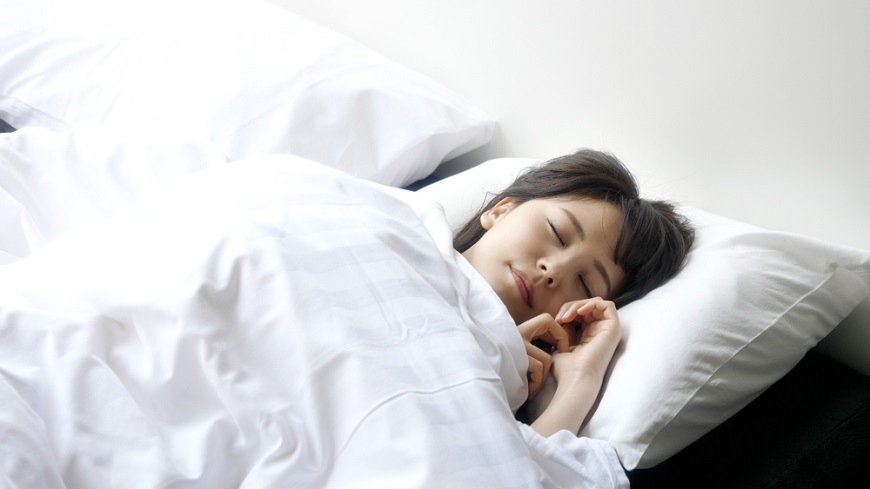 不開刀也能改善打呼！耳鼻喉科醫師：練習「閉嘴睡覺」，降低鼾聲及心血管疾病風險