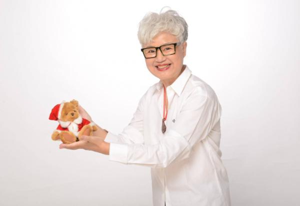 高愛倫專欄｜50後別繃著臉過日子！立志當「笑花」，老來開運變年輕