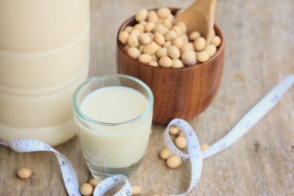 為何有些人愈減愈肥、愈運動卻愈鬆垮？營養師：運動前後這樣吃蛋白質，提升肌肉與耐力