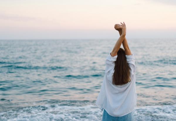 只想過得快樂，卻愈來愈沒勁？英國人氣心理師Julie Smith：為了真正在乎的事，痛並快樂著才更有意思