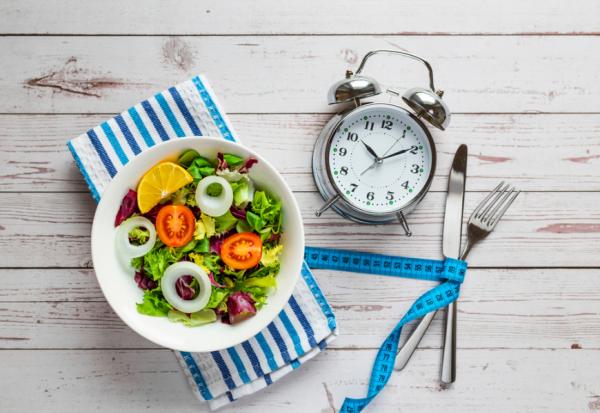 168斷食減肥為何沒效？呂美寶營養師：搭配生理時鐘進食調節血糖，才能變瘦又好睡