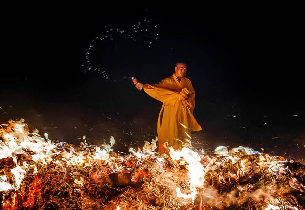 2天內拍到101歲和不到1歲的往生者！喪禮攝影師凱文：在告別式的哀中看見愛，得到活下去的勇氣