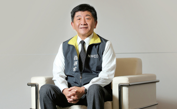 本來就沒有在神壇上！陳時中《溫暖的魄力》持續向前邁進│陳時中新書自序