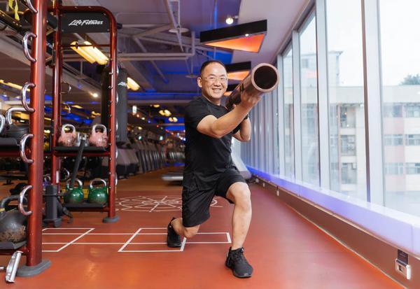 如何在7個月減重18公斤，鮪魚肚變結實腹肌？曾文昌：年紀無法逆轉，但健康體態操之在己