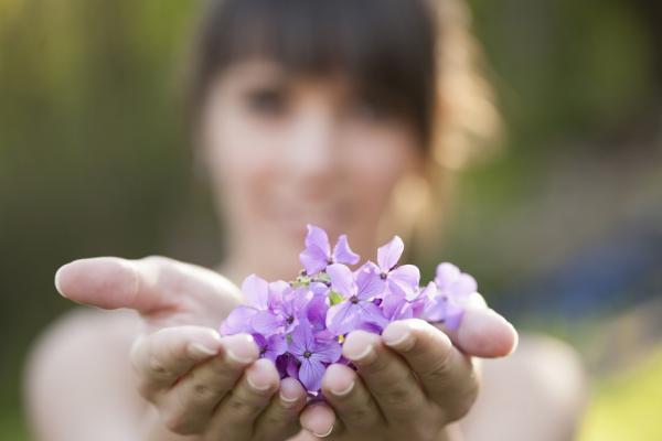 如何陪伴人渡過悲傷？最重要原則：放棄自己覺得有幫助的方式