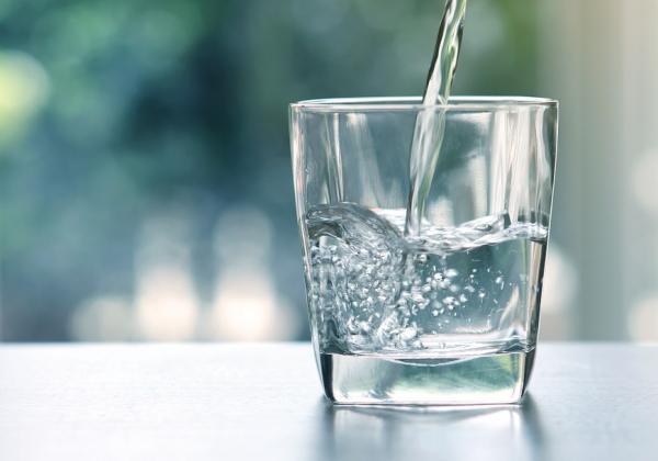 愈來愈易胖？中醫師陳峙嘉：更年期虛胖，解決之道在喝水方式