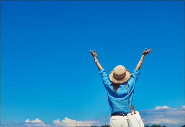 從一頂「草帽」體會快樂退休！精神科醫師：丟掉皇冠，才能邁向海闊天空