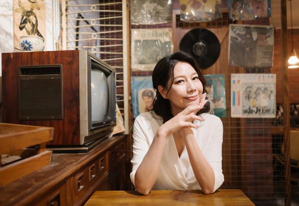 兒時家中破產、工作曾痛苦到天天掉淚  丁寧的自我療癒之路：以接受取代否定，鬆開人生的結