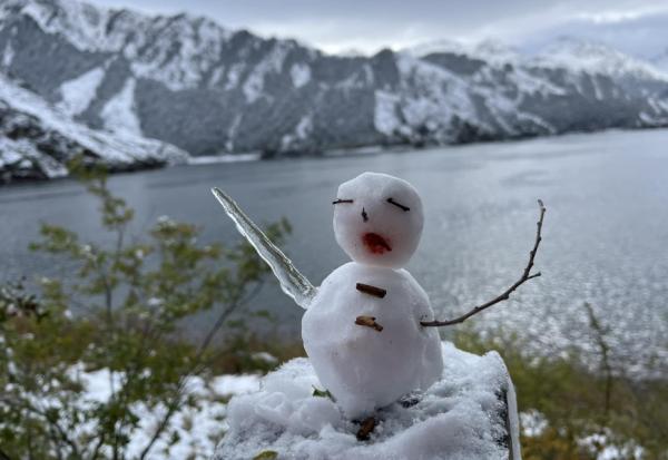好不容易退休遊山玩水，旅伴卻放棄仙境美景！彭菊仙：別等口袋夠深才壯遊，即使有錢也走不動了