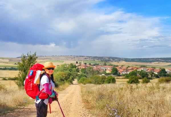 退休沒有子女與伴侶羈絆，為何不敢去「流浪」？粉圓妹：年紀越大越需要9種能力，自由在自己手上