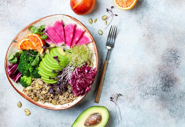 想靠168間歇性斷食減脂，8小時內怎麼吃？營養師：餐餐吃4種食物，避免飢餓感上升，降血壓血脂