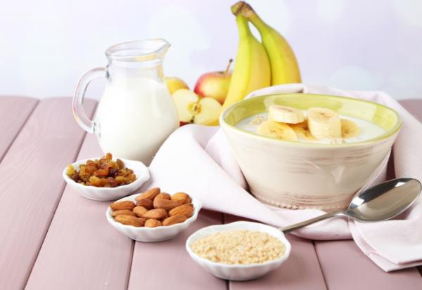 優照護｜失眠可能不止是心累，而是內分泌問題！4種助眠食物，增加體內血清素與褪黑激素