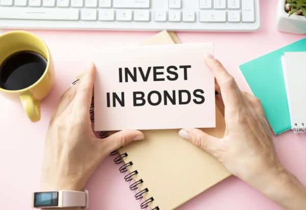 能創造穩定現金流，投資債券有什麼優點和風險？50後想投資債券，該怎麼買才能安心賺錢？