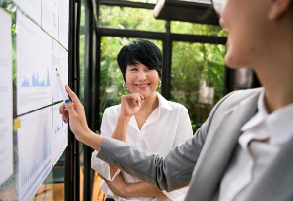 讀者投稿｜如何讓貢獻與價值跟得上年資增長？5個給資深工作者的提醒，飯碗捧得穩、工作有熱情