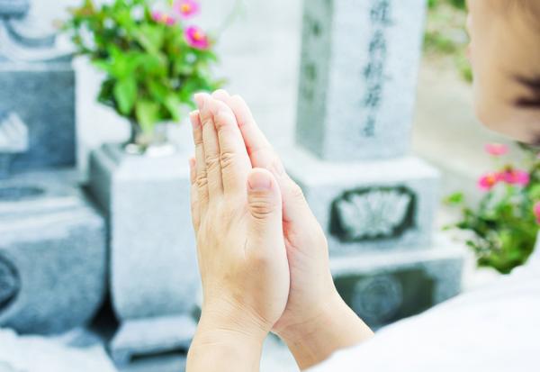 父親交代死後別花大錢、喪禮家人參加就好！作家益田米莉：比起感傷，爸爸更希望我們如常笑鬧過生活