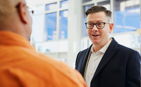 會講話不等於會成交，頂尖業務，都是被訓練出來的《頂尖銷售的底層思維》