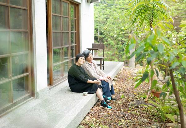 中年後一起在鄉間蓋房，建築師姜樂靜和5位老朋友的山居歲月：如何獨立生活，又享受共居的美好？