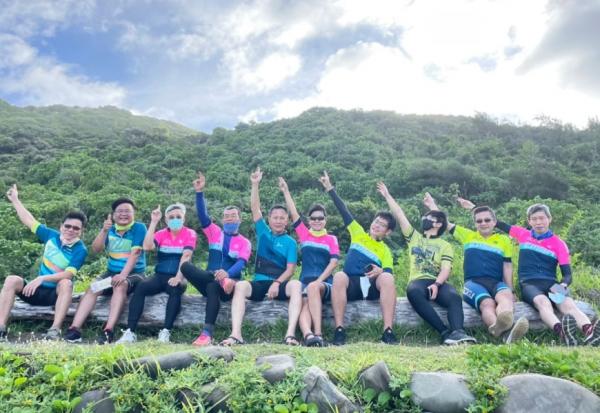 東港吃鮪魚、黃金海岸看夕陽！成大EMBA單車社：3條台南單車入門路線，最適合50+同學騎車、吃美食