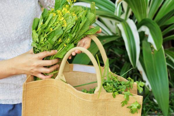 天然不等於無毒！毒物專家顏瑞泓：正確「減毒」，吃、穿、住這樣做