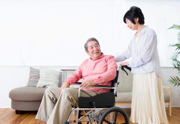 照顧憂鬱罹癌丈夫20年，太太有怨言不應該？照顧者不敢講的真實心情