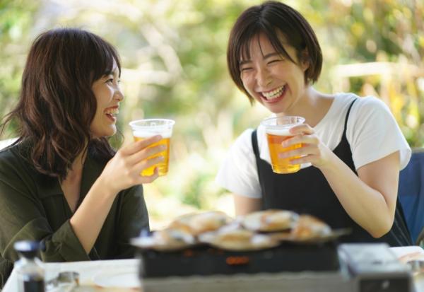 人生第二季想活得更忠於自我、常感幸福？研究：多跟「怒點」「笑點」相近的人在一起