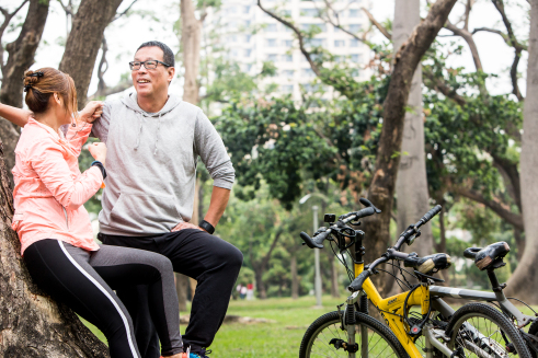 樂活頂客夫妻老黑&Olivia：不懂獨立生活，有小孩也會變成孤獨老人