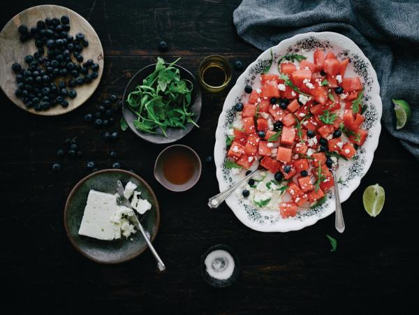 比別人多懂一點，拍出有故事的餐桌風景